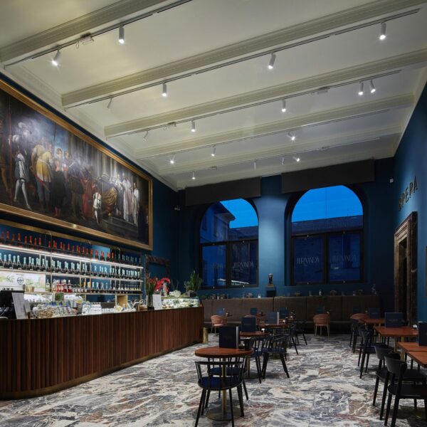 Semplice Track Projector B90